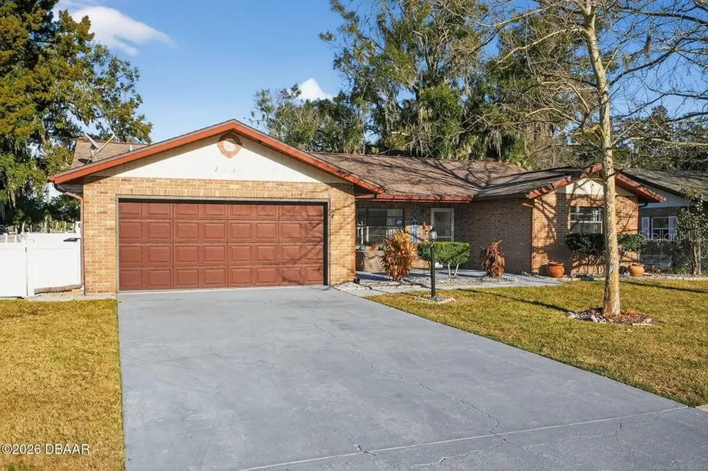 2001 Kenilworth Avenue South Daytona FL 32119