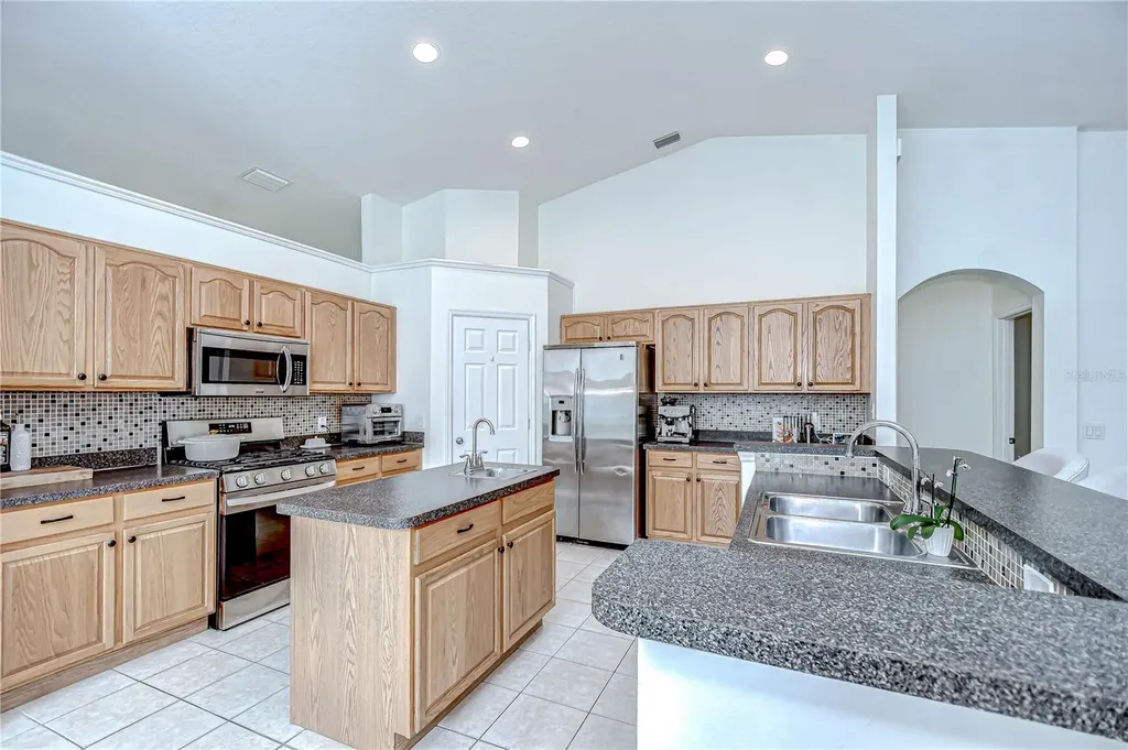 7107 Colonial Lake Drive Riverview FL 33578