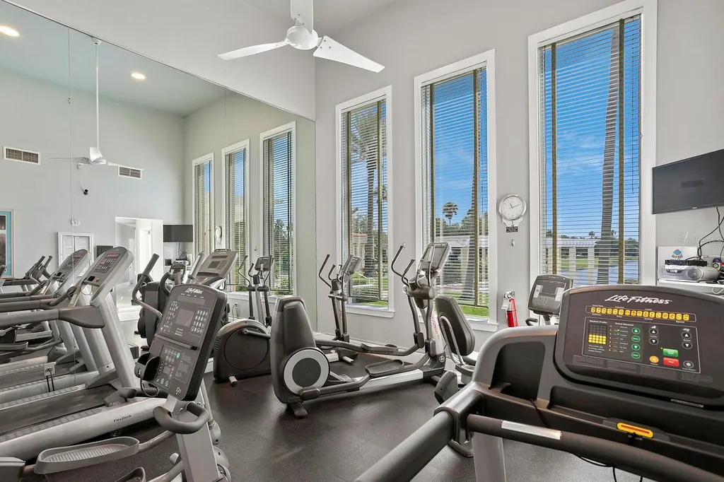 4750 Dolphin Cay Lane S St Petersburg FL 33711