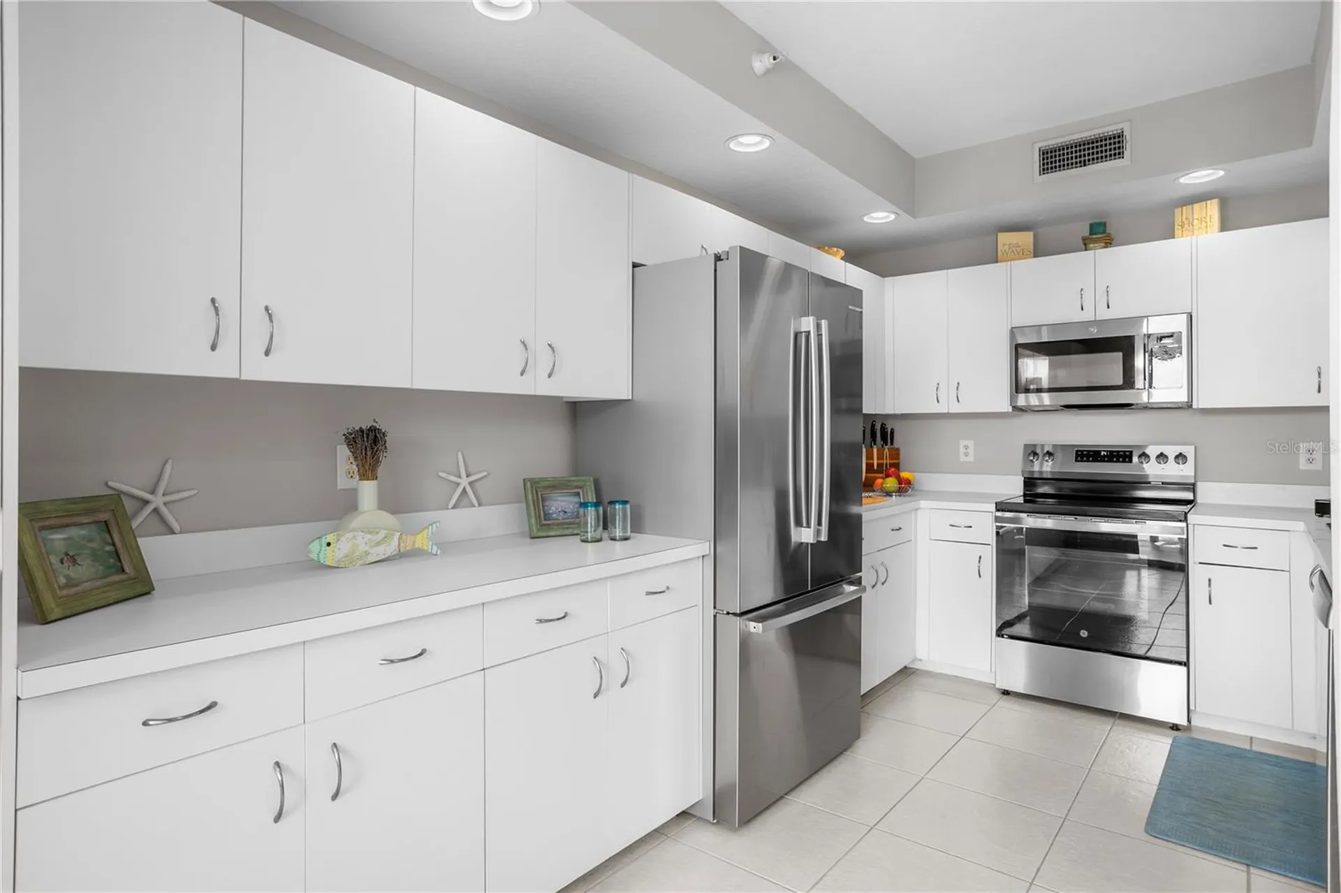 4750 Dolphin Cay Lane S St Petersburg FL 33711