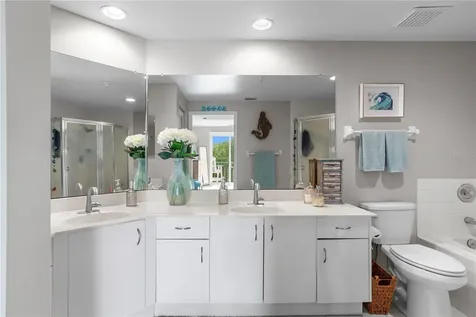 4750 Dolphin Cay Lane S St Petersburg FL 33711