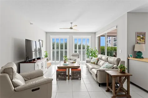 4750 Dolphin Cay Lane S St Petersburg FL 33711