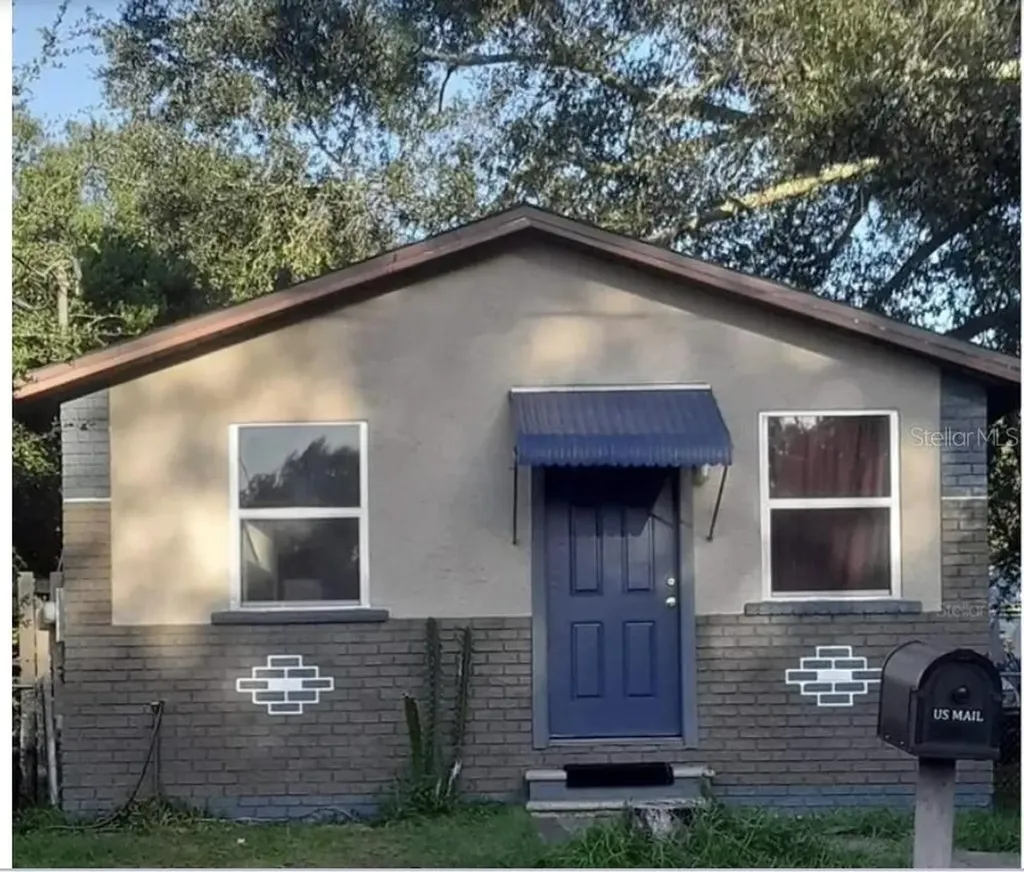 8213 N 17th Street Tampa FL 33604