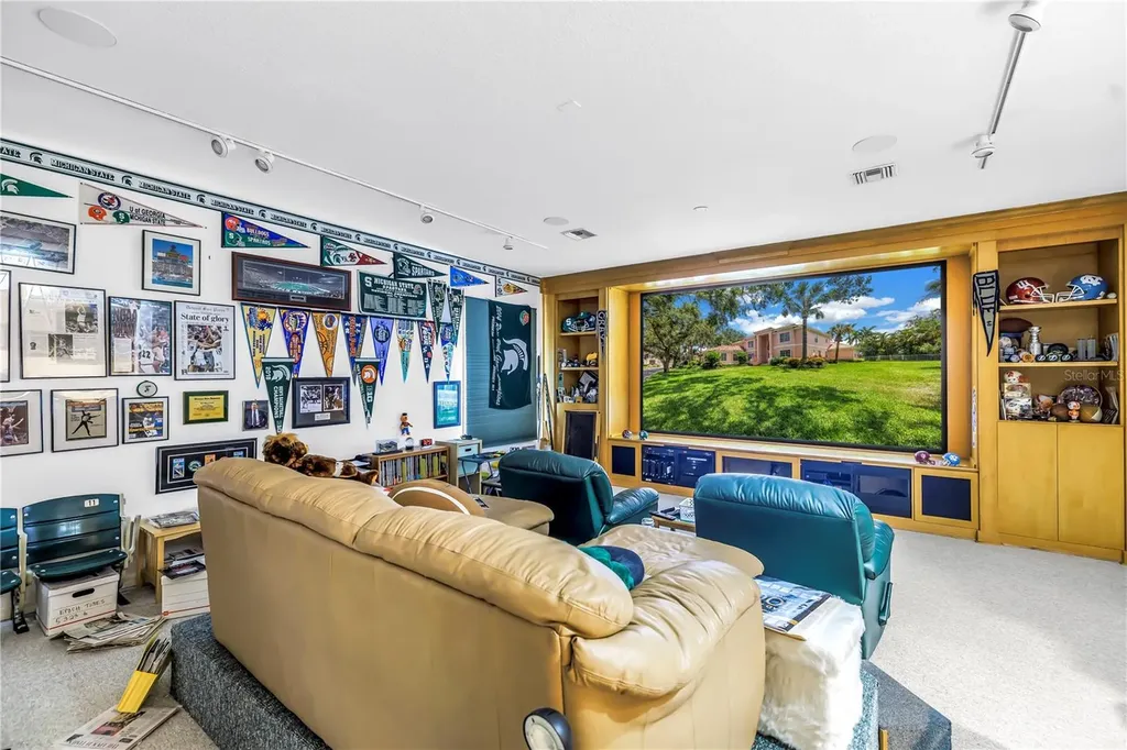 4930 Sandpiper Lane S St Petersburg FL 33711