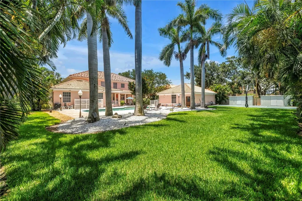 4930 Sandpiper Lane S St Petersburg FL 33711