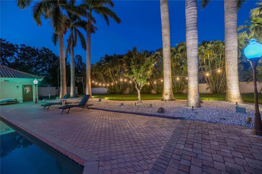 4930 Sandpiper Lane S St Petersburg FL 33711