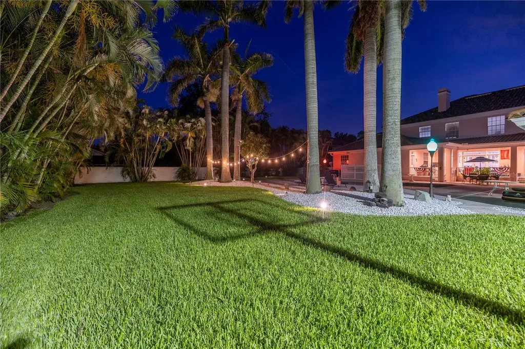 4930 Sandpiper Lane S St Petersburg FL 33711