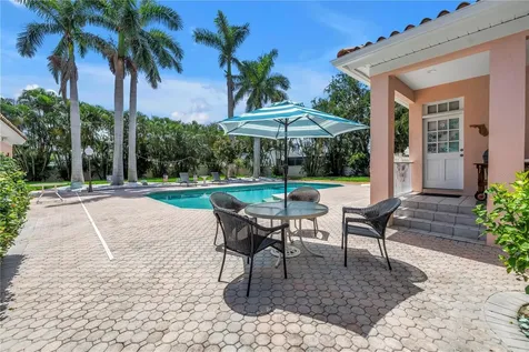 4930 Sandpiper Lane S St Petersburg FL 33711
