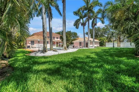4930 Sandpiper Lane S St Petersburg FL 33711