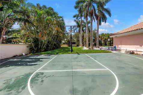 4930 Sandpiper Lane S St Petersburg FL 33711
