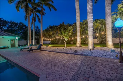 4930 Sandpiper Lane S St Petersburg FL 33711