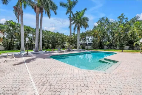 4930 Sandpiper Lane S St Petersburg FL 33711