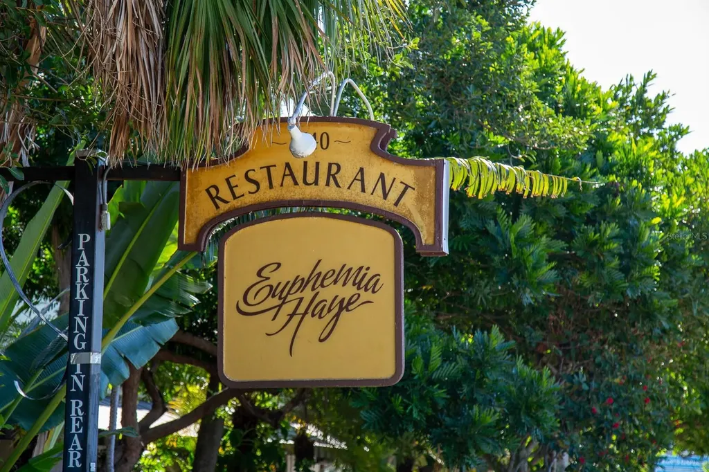681 Gulf Bay Road Longboat Key FL 34228