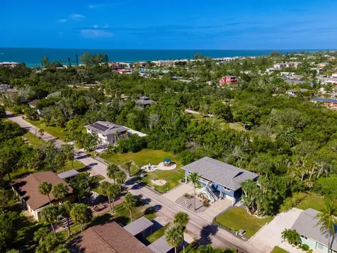 681 Gulf Bay Road Longboat Key FL 34228