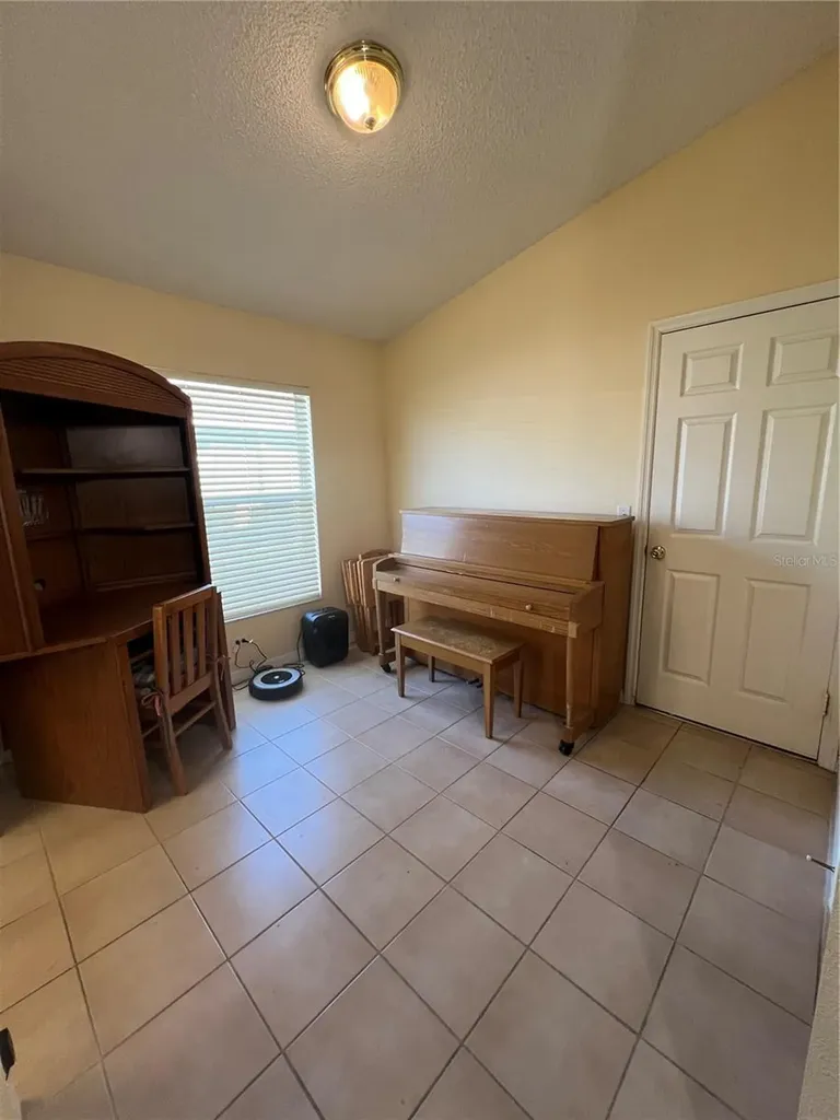 387 Tavernier Circle Oldsmar FL 34677