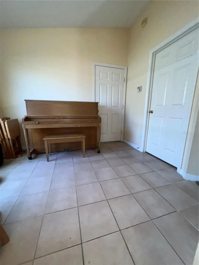 387 Tavernier Circle Oldsmar FL 34677