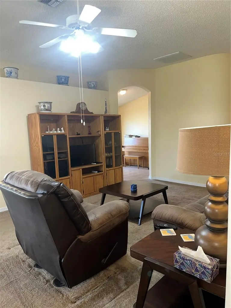 387 Tavernier Circle Oldsmar FL 34677