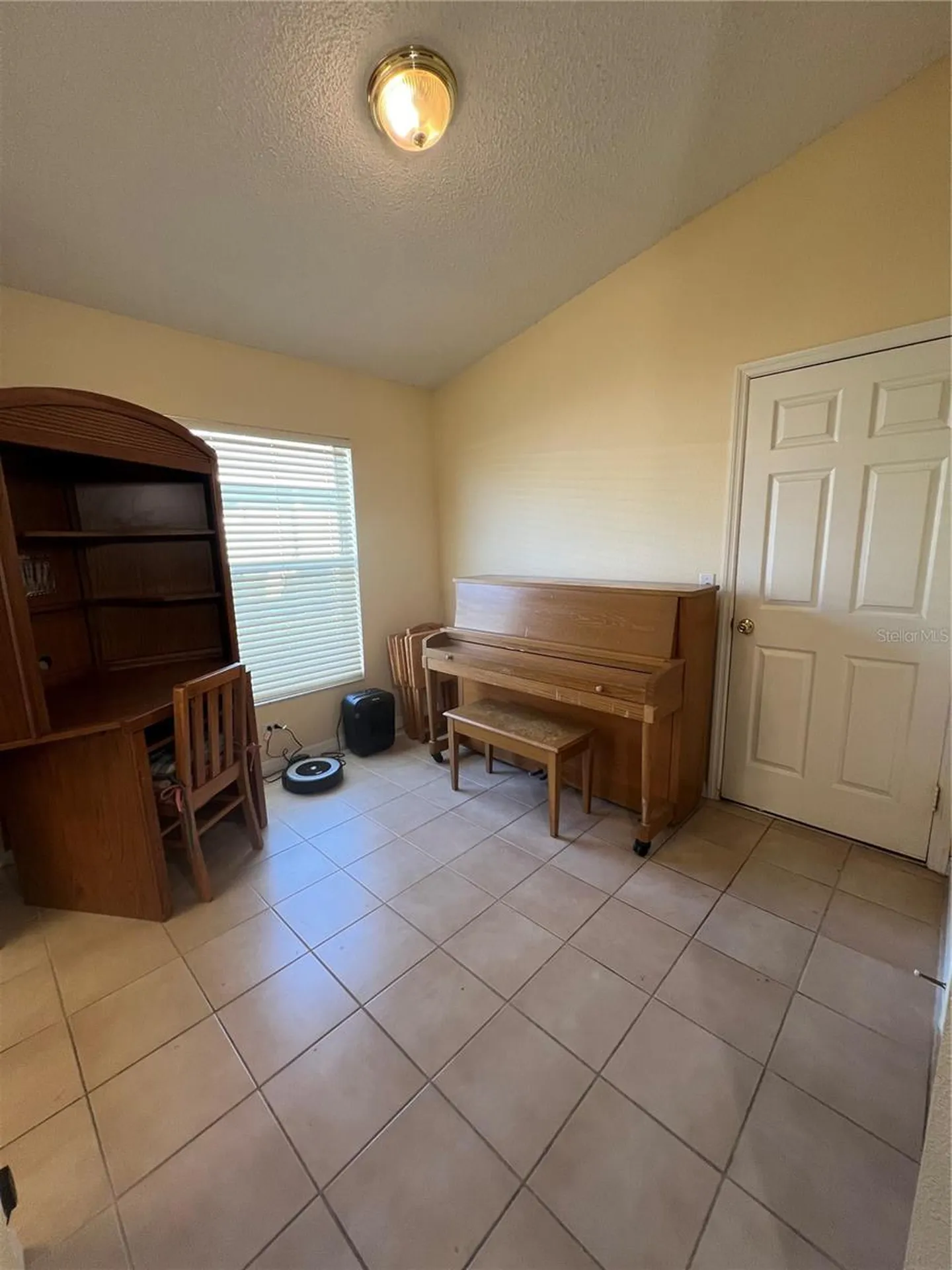 387 Tavernier Circle Oldsmar FL 34677
