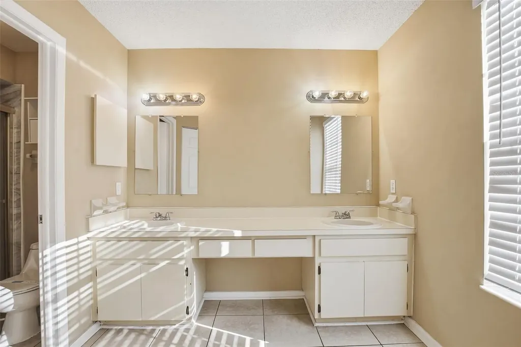 15908 Bridgewater Lane Tampa FL 33624