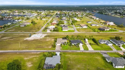 2727 NW 45th Place Cape Coral FL 33993