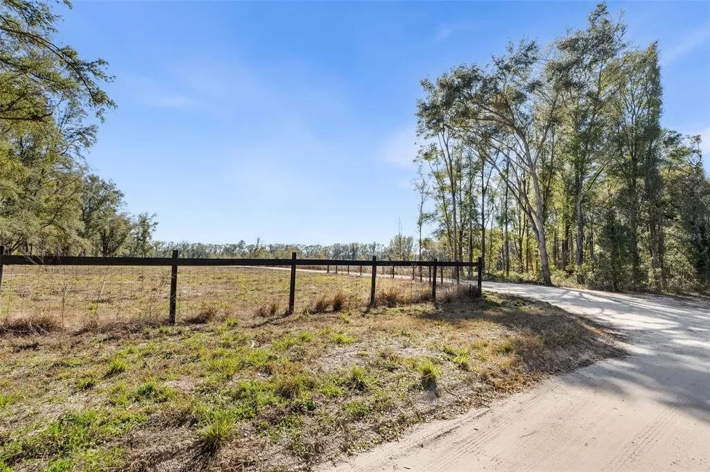 17807 SW 83rd Avenue Archer FL 32618