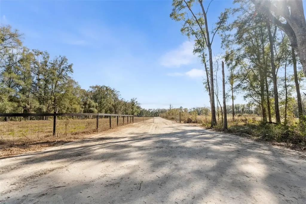 17807 SW 83rd Avenue Archer FL 32618