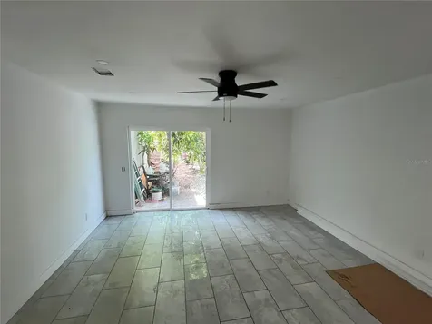 6138 Oak Cluster Circle Tampa FL 33634