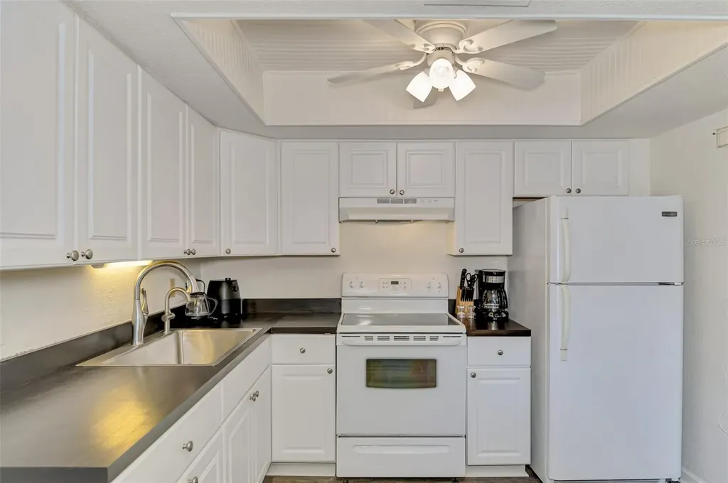 320 Base Avenue E Venice FL 34285