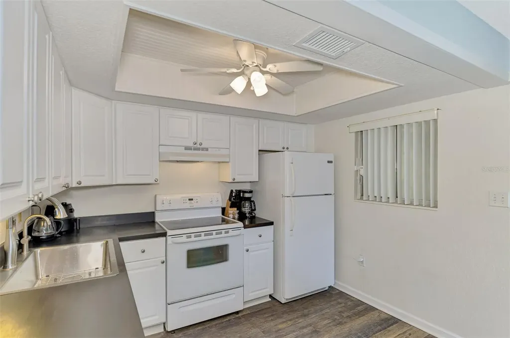 320 Base Avenue E Venice FL 34285