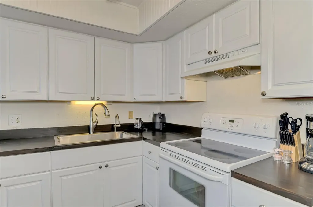 320 Base Avenue E Venice FL 34285