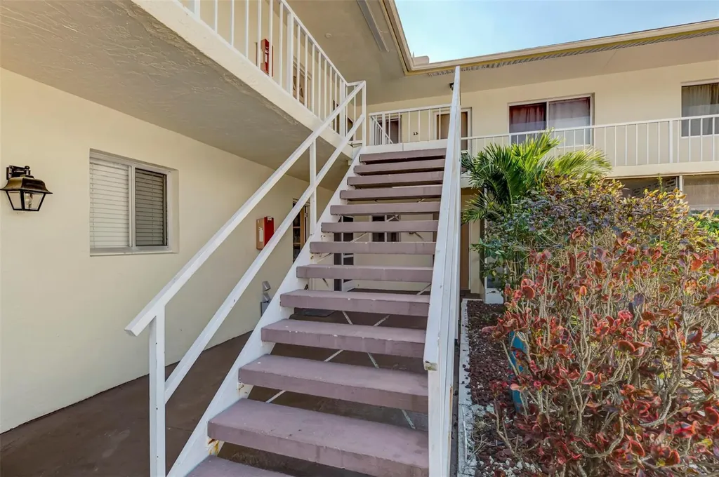 320 Base Avenue E Venice FL 34285