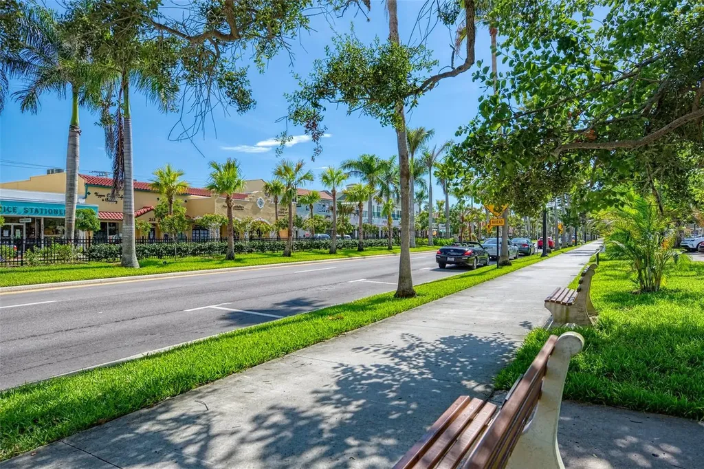 320 Base Avenue E Venice FL 34285