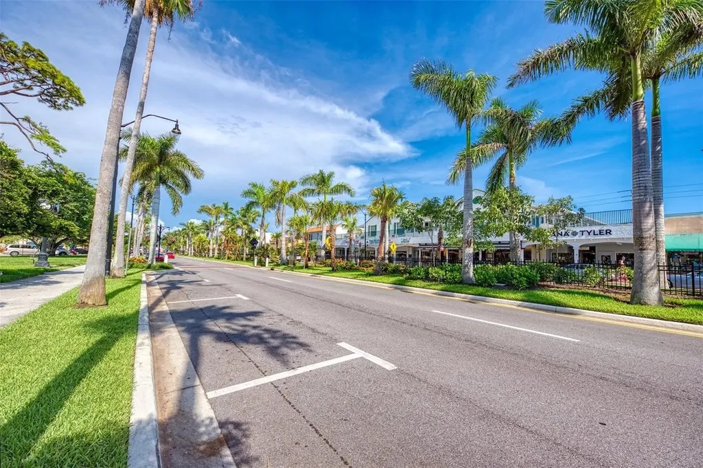 320 Base Avenue E Venice FL 34285