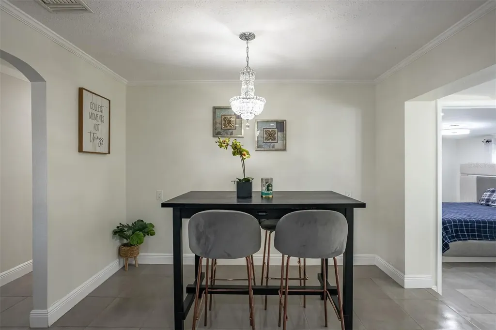 806 Chadsworth Avenue Seffner FL 33584