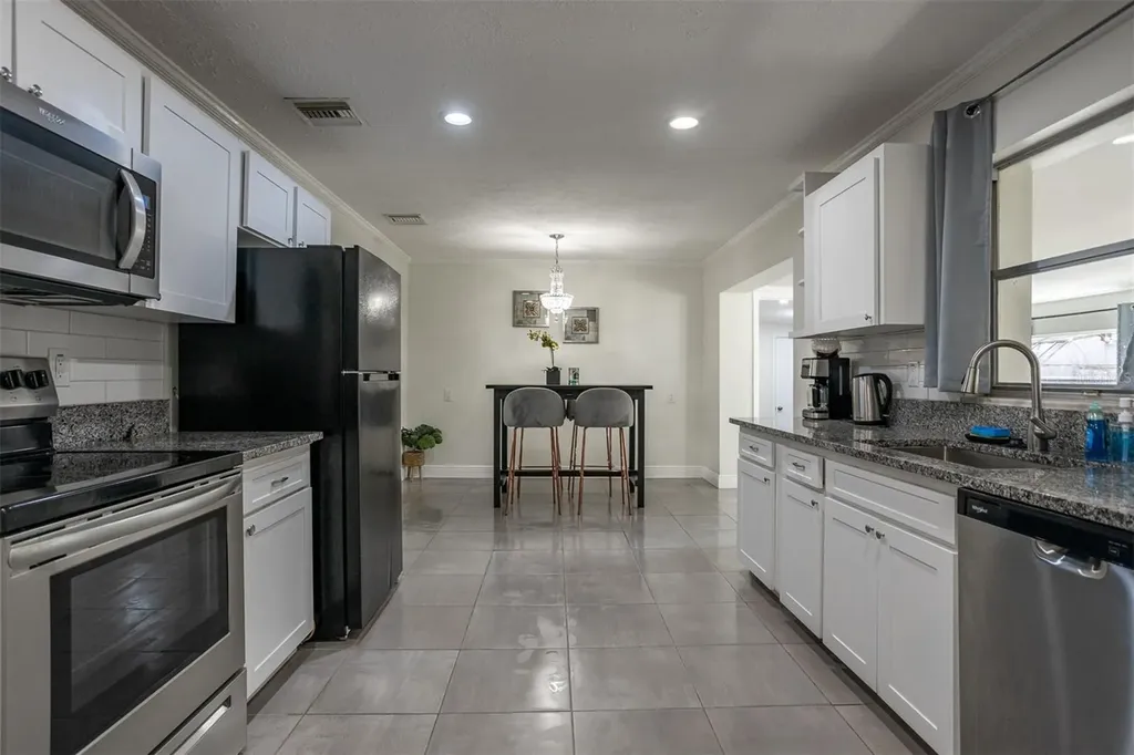 806 Chadsworth Avenue Seffner FL 33584