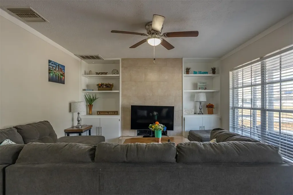 806 Chadsworth Avenue Seffner FL 33584
