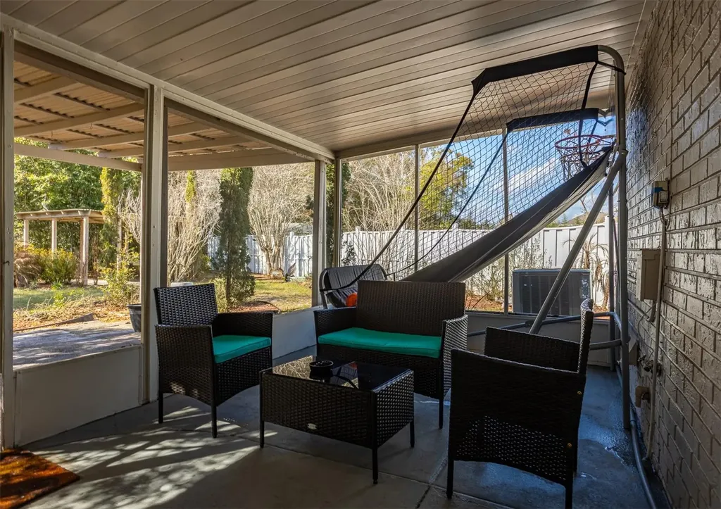 806 Chadsworth Avenue Seffner FL 33584
