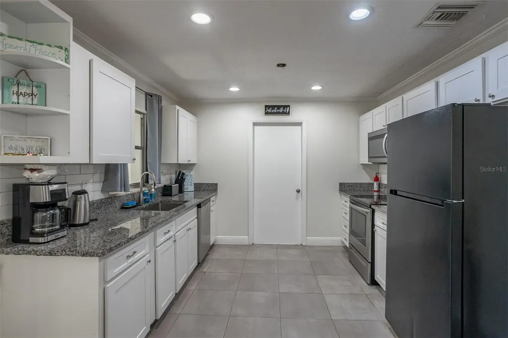 806 Chadsworth Avenue Seffner FL 33584