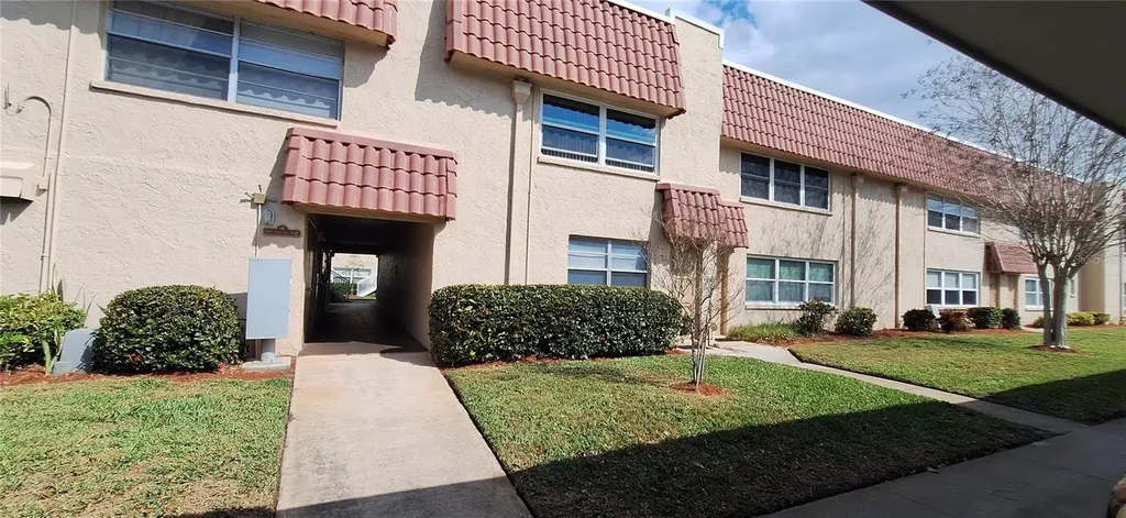 10035 63rd Avenue N St Petersburg FL 33708