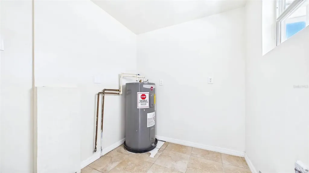 4418 W Fairview Heights Tampa FL 33616
