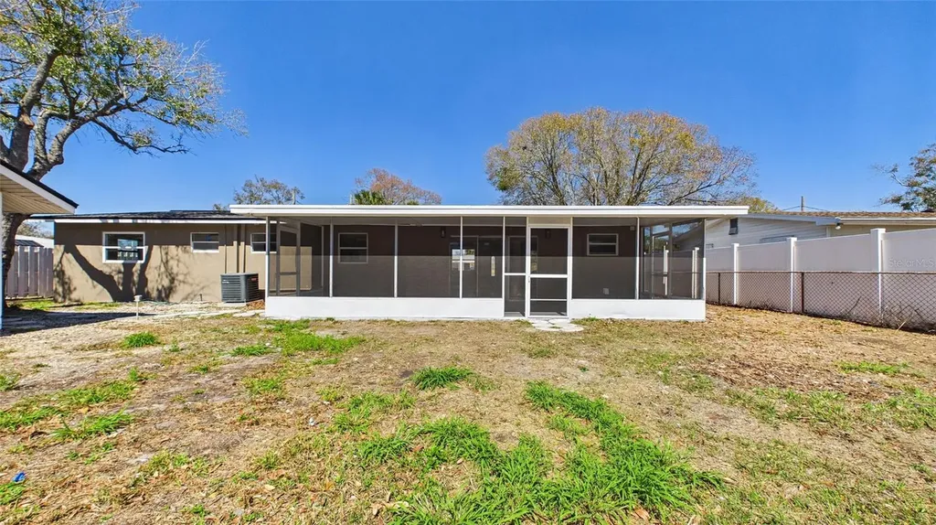 4418 W Fairview Heights Tampa FL 33616