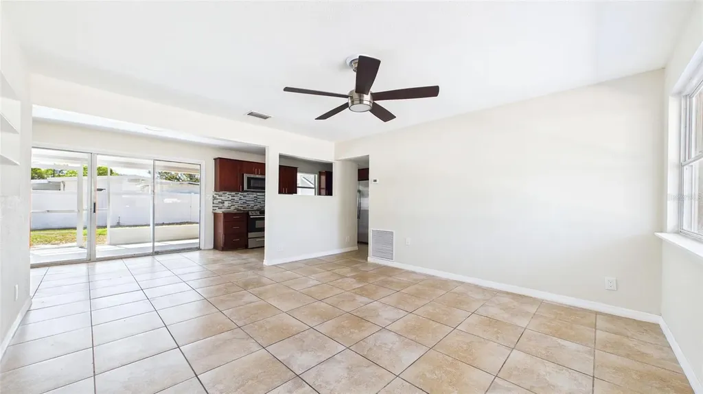 4418 W Fairview Heights Tampa FL 33616
