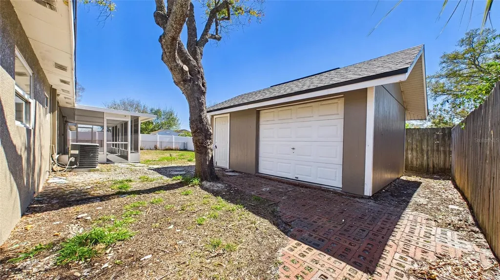 4418 W Fairview Heights Tampa FL 33616