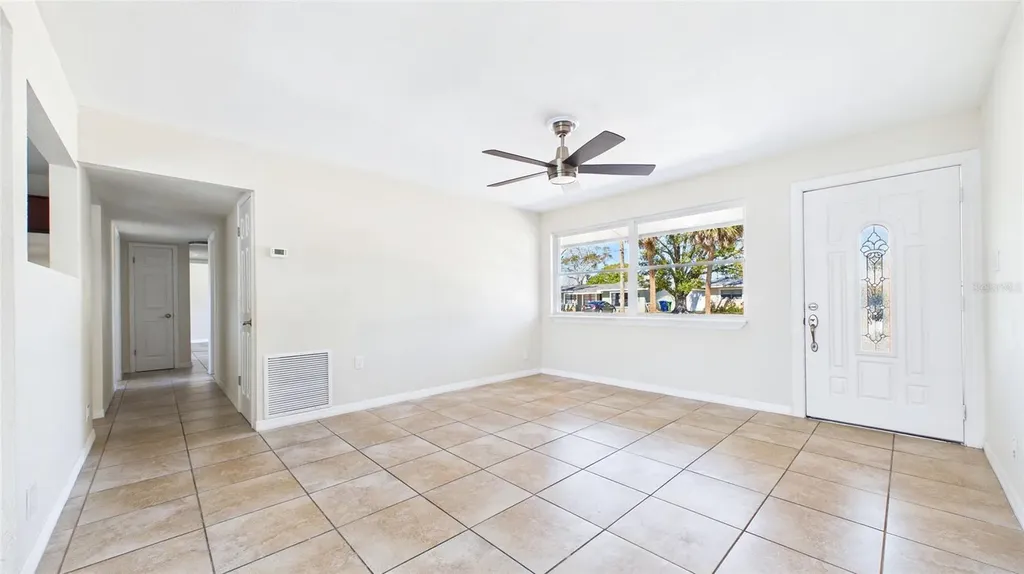 4418 W Fairview Heights Tampa FL 33616