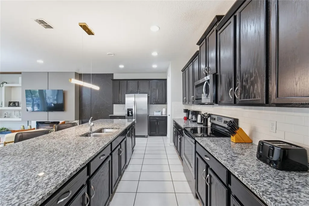 1860 Sawyer Palm Place Kissimmee FL 34747