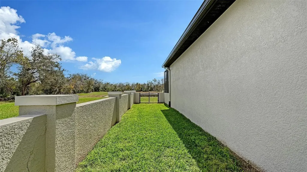 16736 4th Avenue NE Bradenton FL 34212