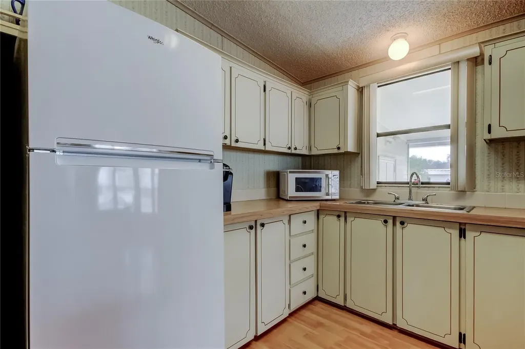 4550 Charter Street Zephyrhills FL 33542