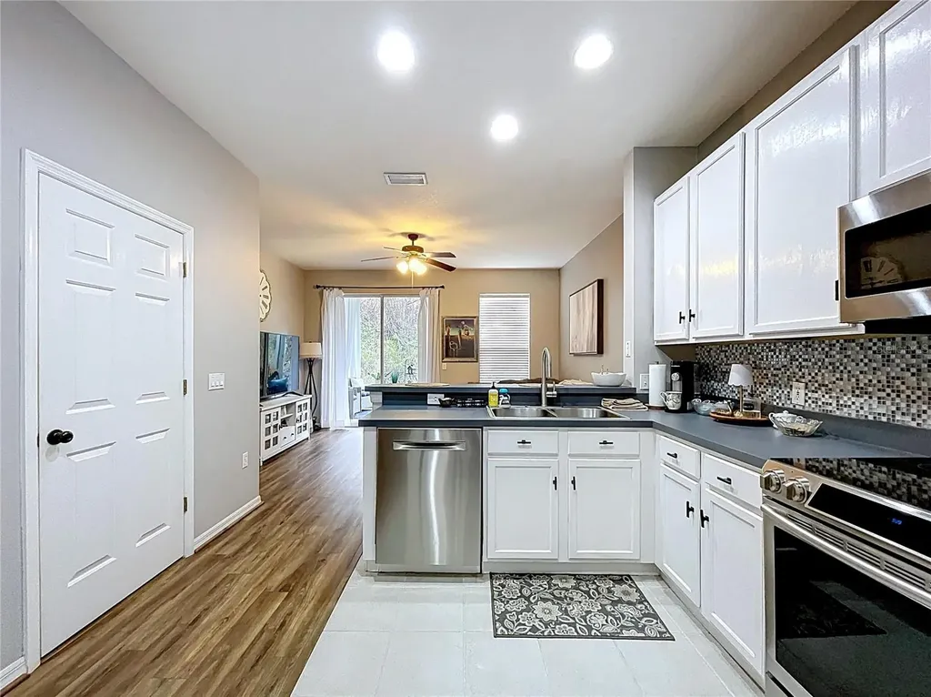 12711 Sunland Court Tampa FL 33625