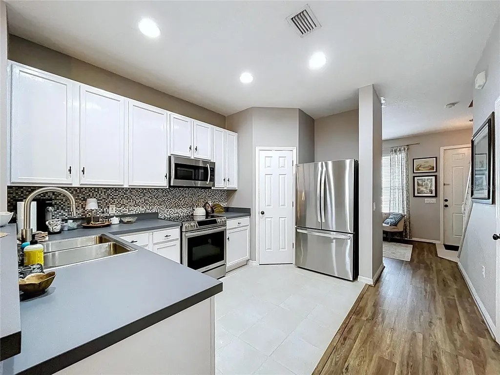 12711 Sunland Court Tampa FL 33625