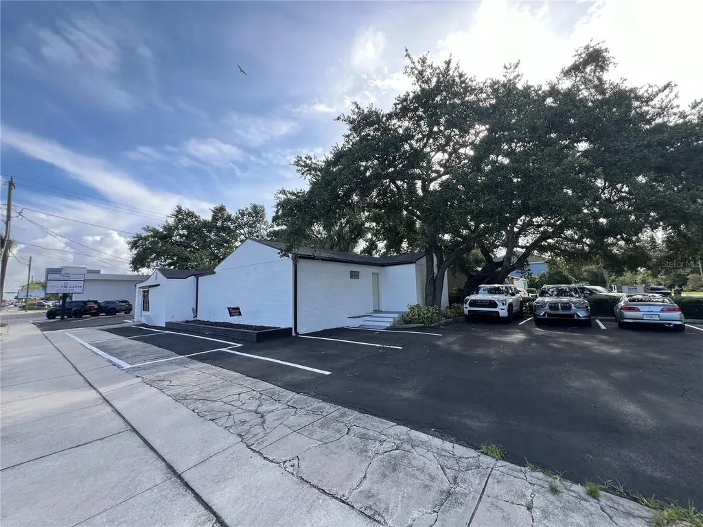 512 S Dale Mabry Highway Tampa FL 33609